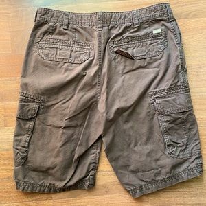 Izod men’s cargo shorts
